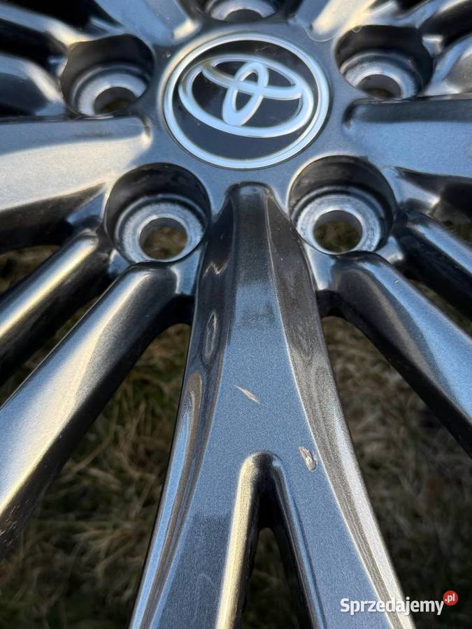 Koła felgi aluminiowe toyota yaris cross 18 Samochodowe