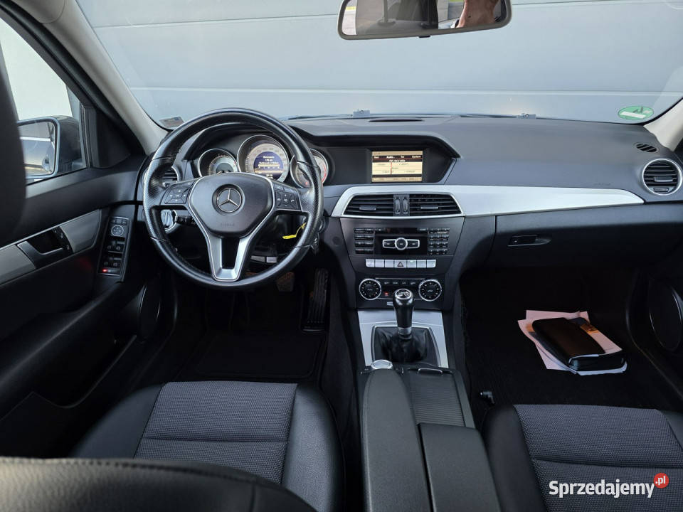 Mercedes C 200 bezwypadkowy zarejestrowany w manualna Czarnków