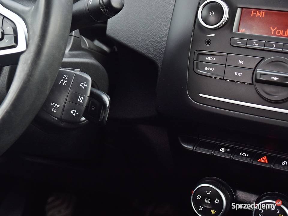 Dacia Duster 16 benz bogata wersja niski Bielsko-Biała