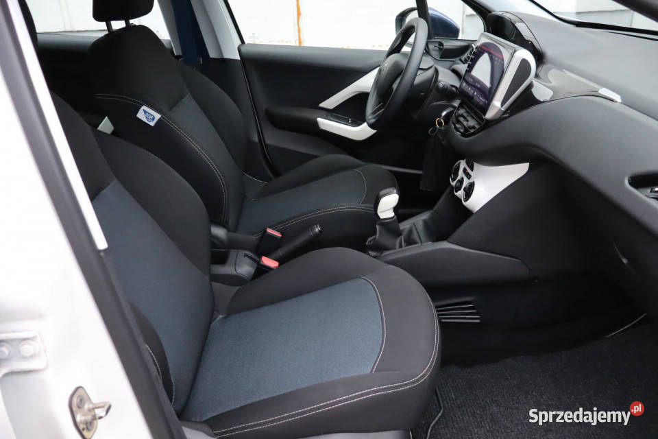 Peugeot 208 10 VTi radio