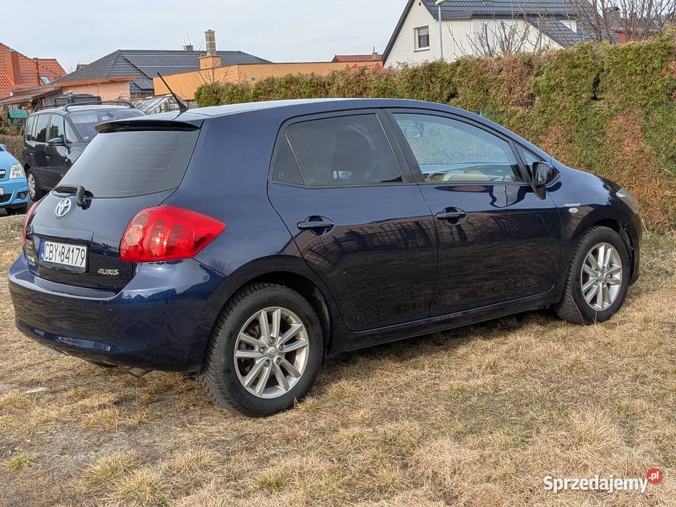 Sprzedam Toyota Auris 13 benzyna 101 z 2009 roku