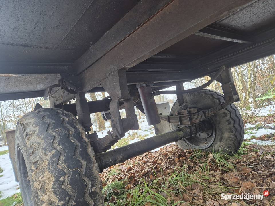 Przyczepa rolnicza D35 kaczka wywrotka dwuosiowa małopolskie Bucze