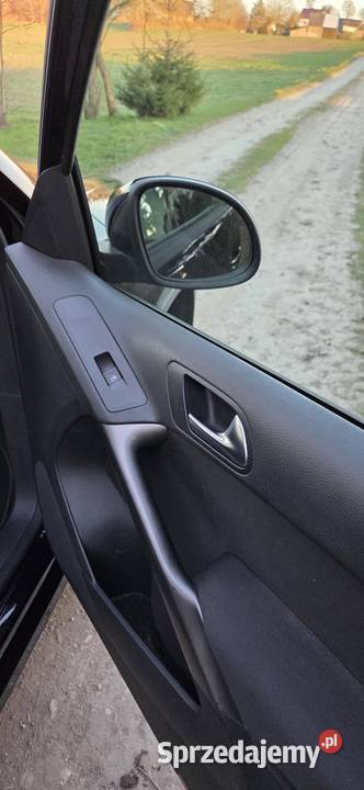 Vw tiguan 20 4x4 czarny pierwszy właściciel Tuchola sprzedam