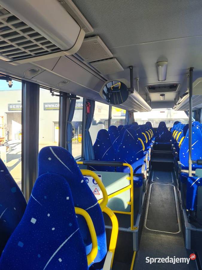 Autobus podmiejski MercedesBenz Intouro