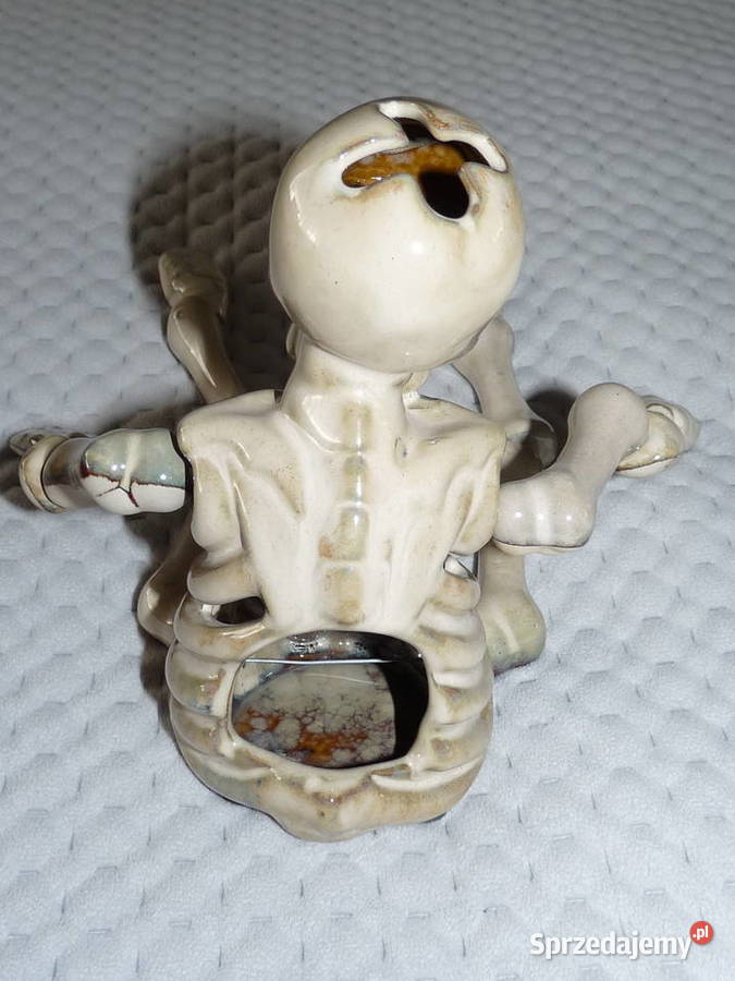Ceramiczna figurka kościotrupa na Halloween Kraków