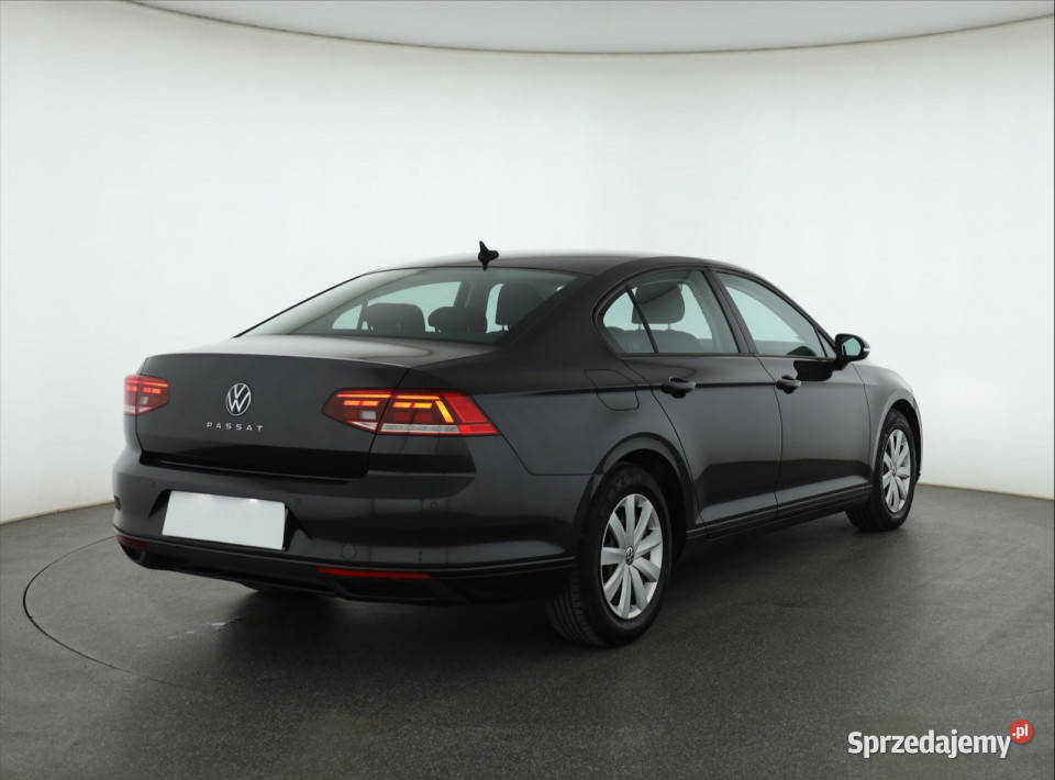 VW Passat 15 TSI asystent pasa ruchu Piaseczno