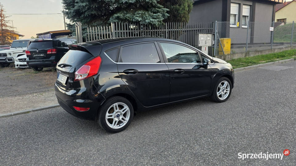 Ford Fiesta Ford Fiesta czarna LPG raty wynajem Zarejestrowany w Polsce Kraków