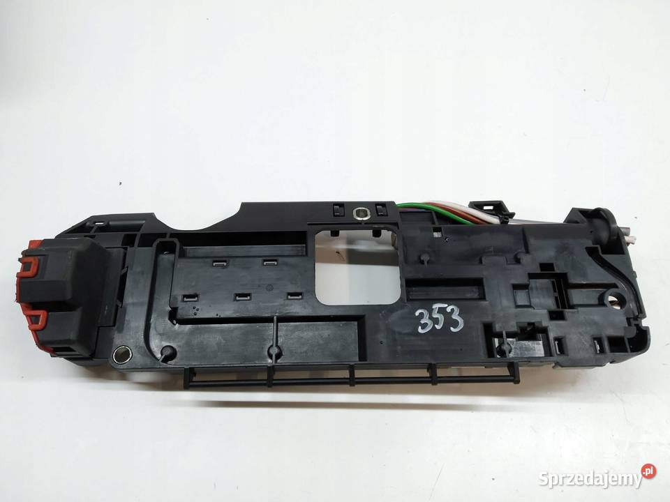 SKRZYNKA BEZPIECZNIKÓW 6C1T14A067E 22 D 155 Ford osobowe