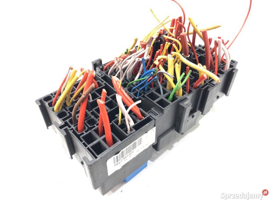 SKRZYNKA BEZPIECZNIKÓW RENAULT CLIO IV osobowe