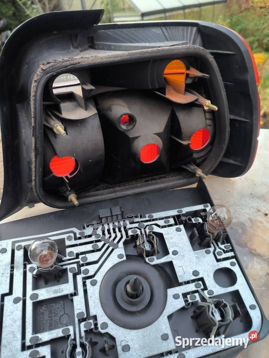 lampy tylne bmw e36 compact z wkładami w super osobowe łódzkie Konstantynów Łódzki