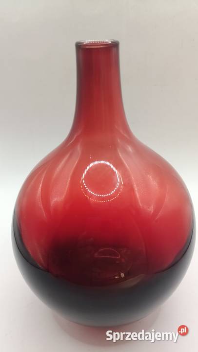 Szkło wysoki ciemno czerwony wazon