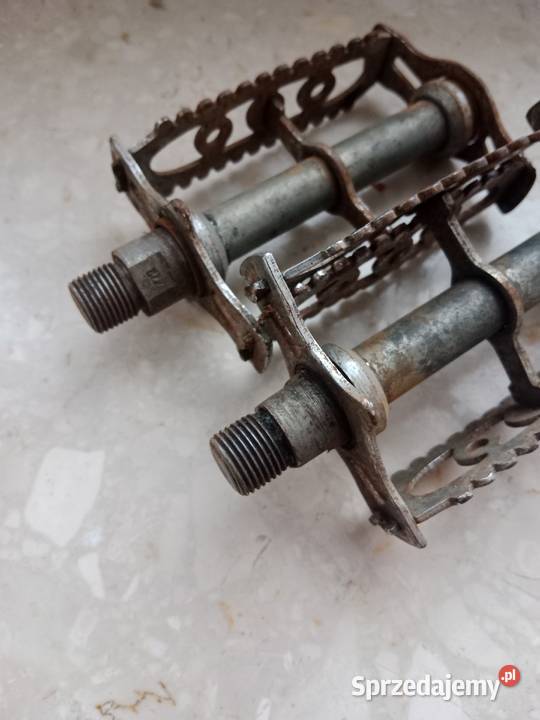 Pedały rowerowe metalowe vintage PRL antyki Miejsce Piastowe
