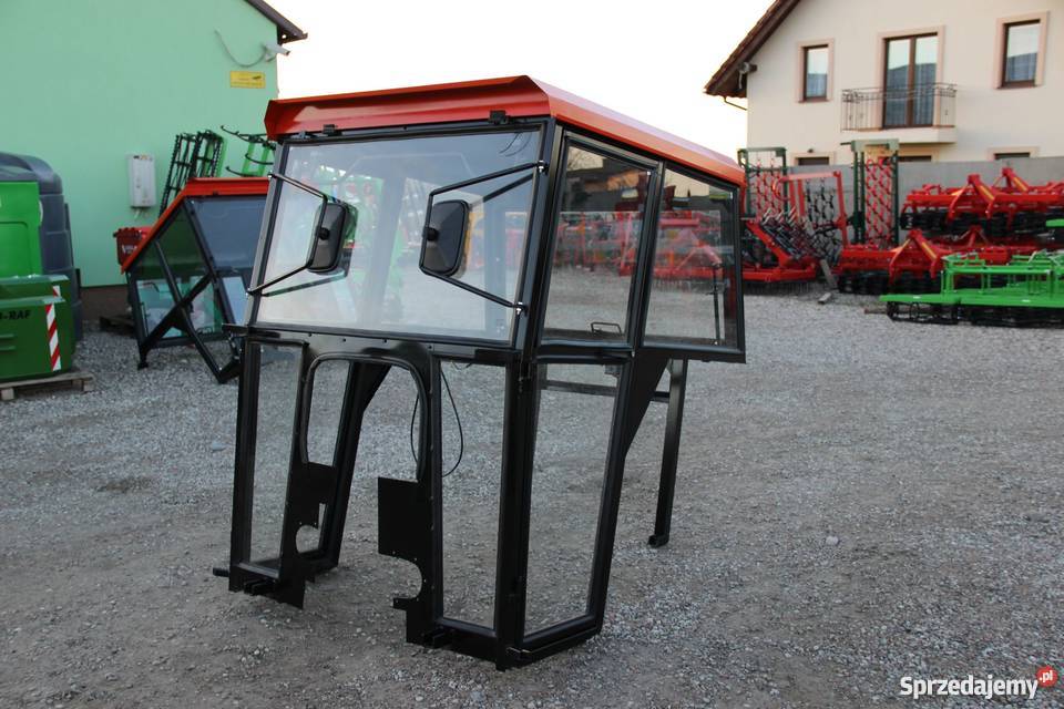 Kabina ciągnikowa do ciągnika MF 235 255 LUX z Rogóźno