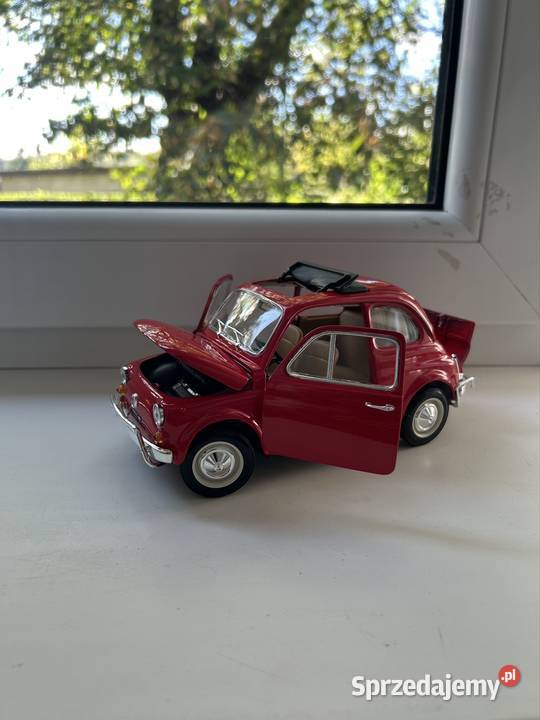 Bburago Fiat 500L 1968 model w skali 118 Jaworzno