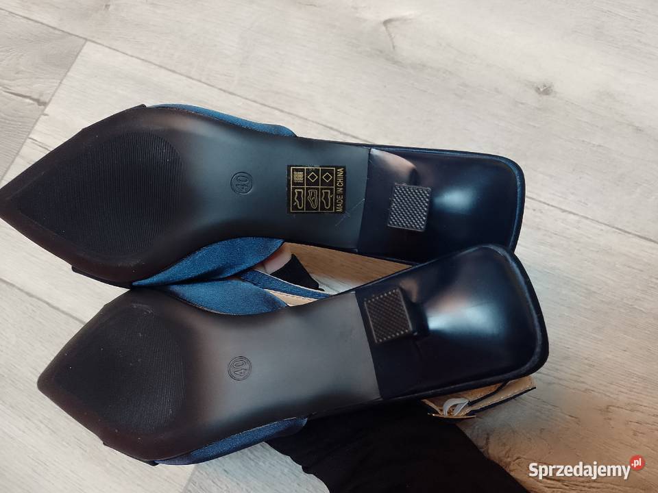40 Granatowe czółenka wieczorowe z odkrytą piętą 25.5cm małopolskie