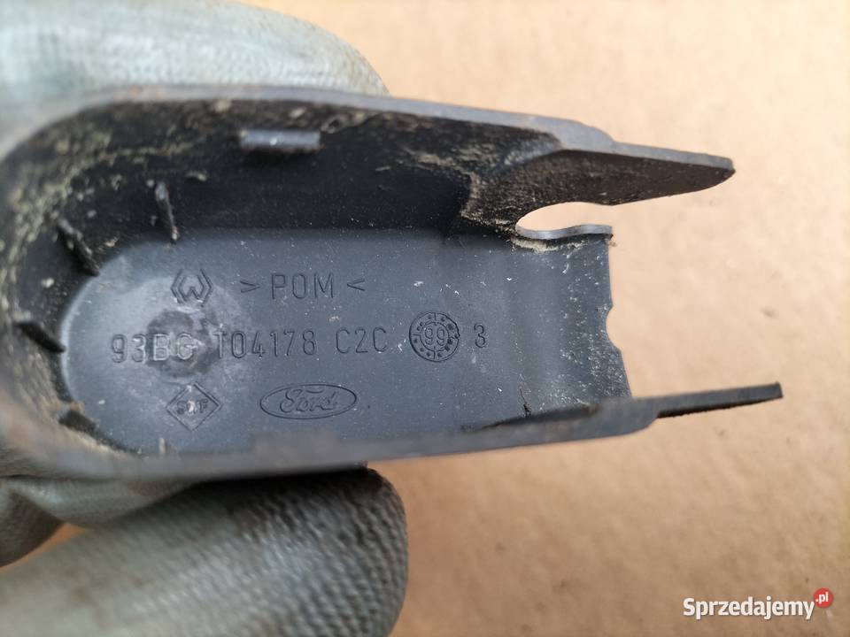 FORD MONDEO MK2 OSŁONA ZAŚLEPKA PRZÓD ŚRUBY