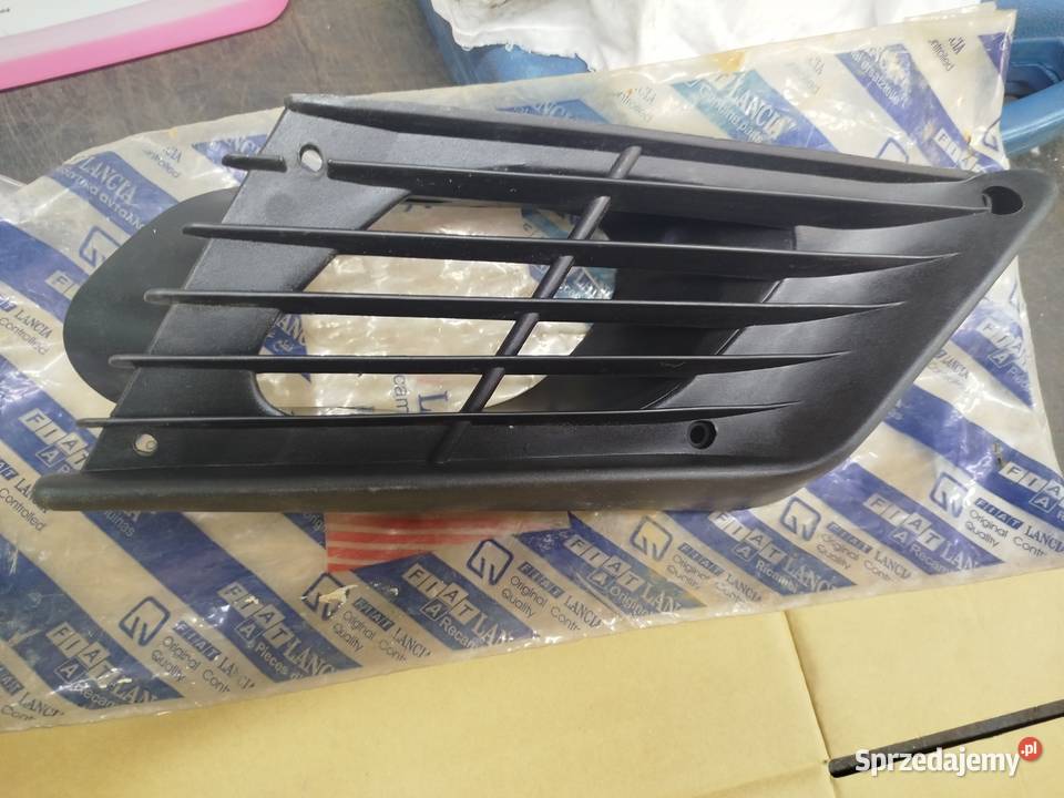 Wlot powietrza boczny Fiat 126p FLEL Klucze