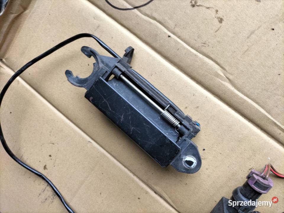 AUDI 80 B4 80B4 KLAMKA ZEWNĘTRZNA PRAWY PRZÓD Kamień-Kolonia sprzedam