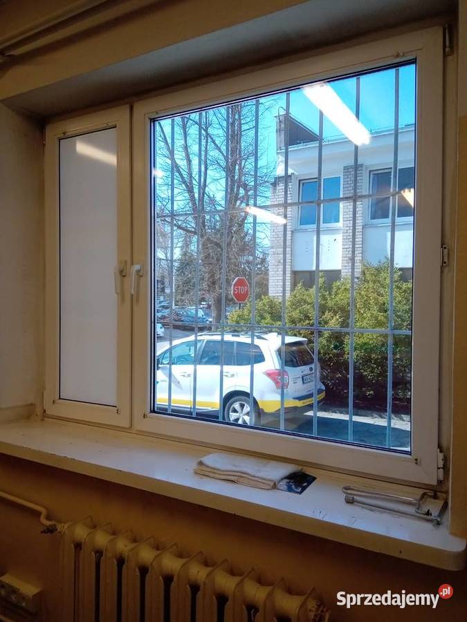 Oklejanie okien folią przeciwsłoneczną i