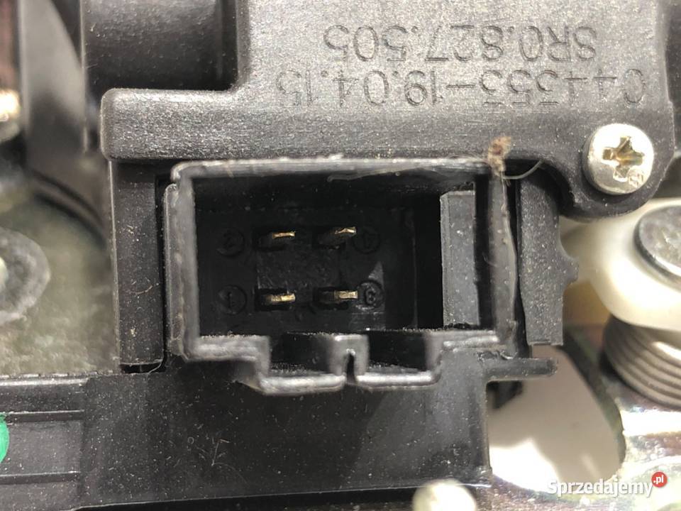 ZAMEK KLAPY TYŁ SKODA RAPID Kombi 8R0827505