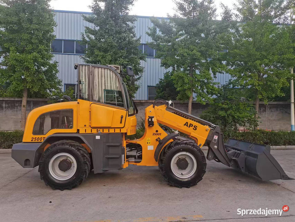 Ładowarka teleskopowa APS 2500T model 2023 NOWA