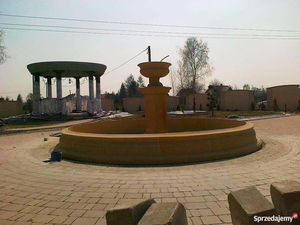 Stylowa fontanna ogrodowa z piaskowca naturalny Kamienna Góra