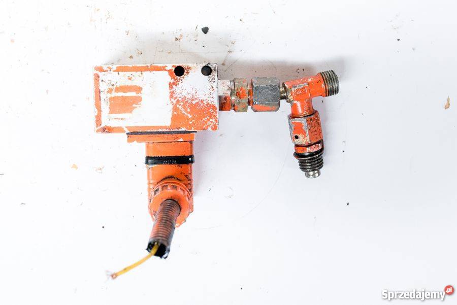 Kostka zawór rozdzielacz hydrauliczny R208 Kielce