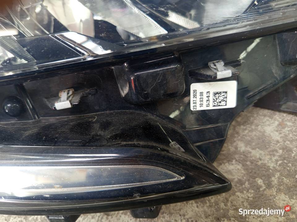 Reflektor prawy MEGANE 4 orginalny
