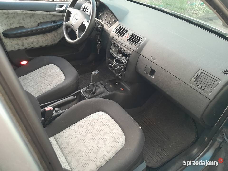 Skoda Fabia 14 benzyna 90 2002r Kombi z de klima elektryczne szyby Fabia Wronki