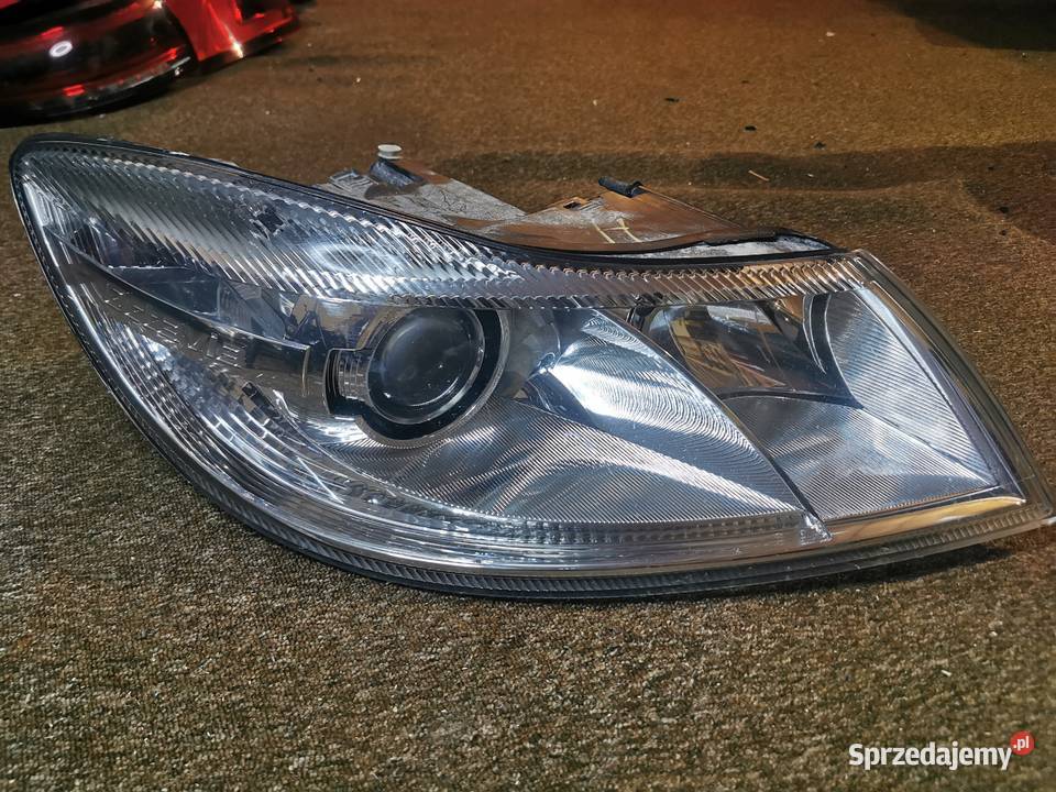 OCTAVIA II RS LAMPA PRZÓD PRAWA XENON 1Z1941019G osobowe Lampy przednie Pielgrzymka
