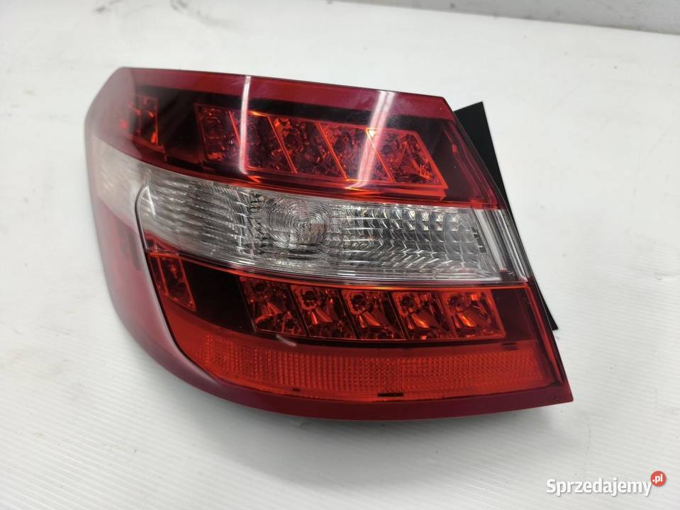 LAMPA LEWY TYŁ MERCEDES ECLASA W212 22CDI osobowe sprzedam