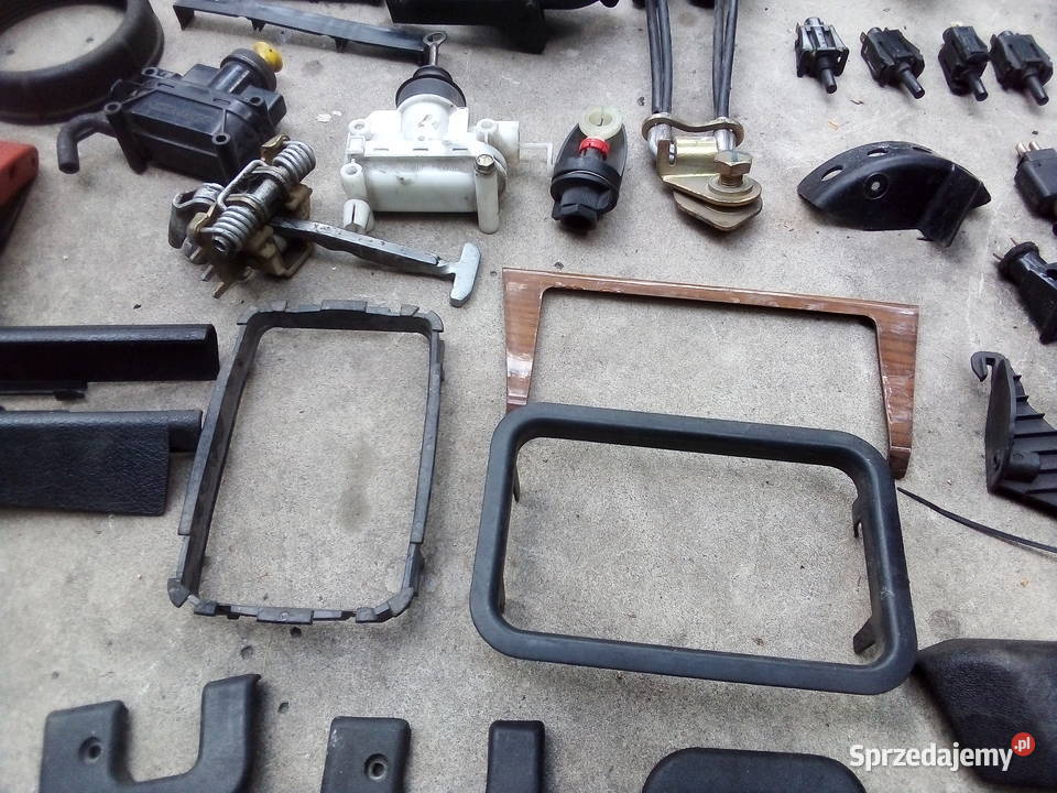 Różne części Mercedes w 124 osobowe