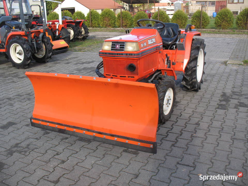 Kubota B 4x4 pług do śniegu solarka piaskarka Kubota Mroków