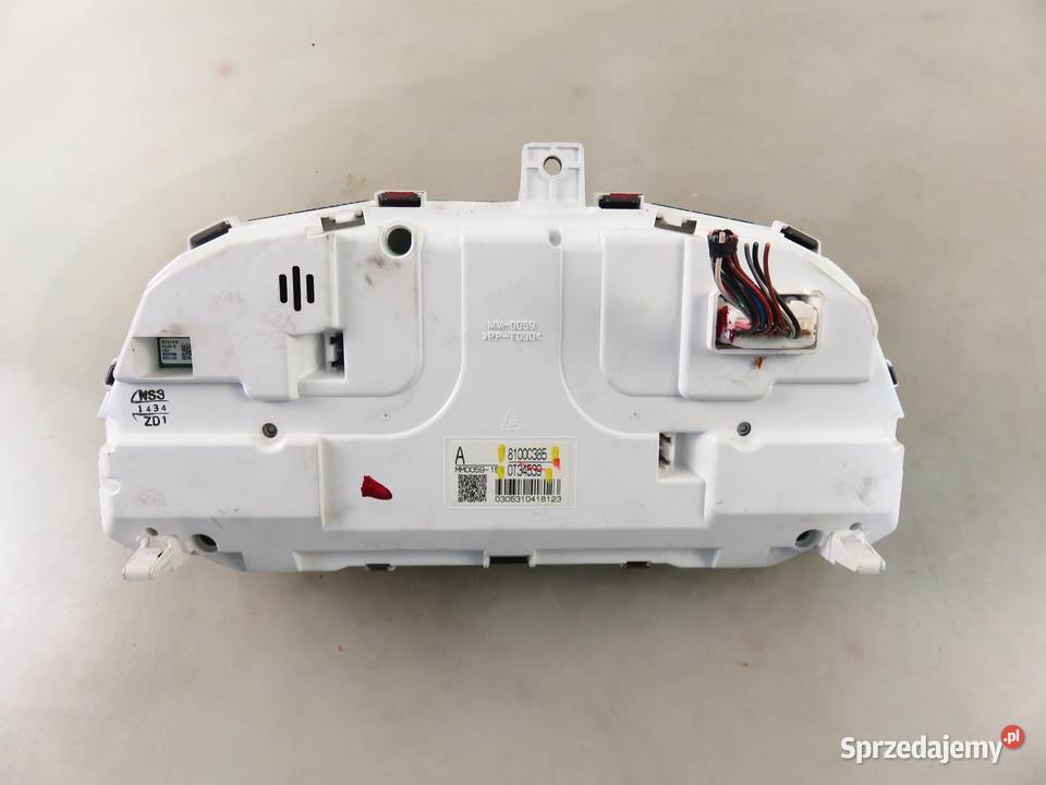 LICZNIK MITSUBISHI OUTLANDER III 20 Hybrid