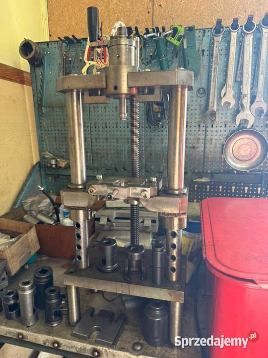 Prasa do demontażu wtryskiwaczy i Lublin