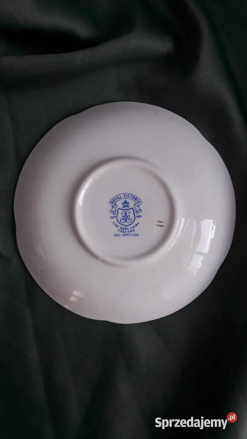Mały talerzyk z porcelany kostnej Royal Victoria Głuchołazy