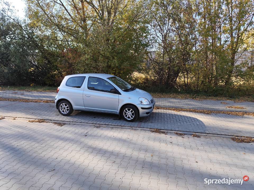 TOYOTA YARIS 2004 STARSZA DAMA ALE NADAL Z WERWĄ 2/3 Białystok