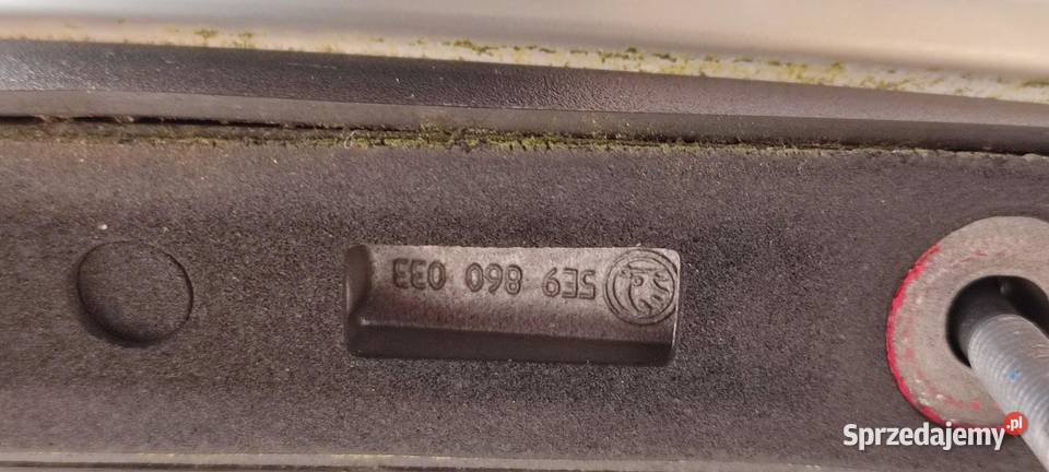 SKODA OCTAVIA III RELINGI DACHOWE KOMPLET osobowe sprzedam
