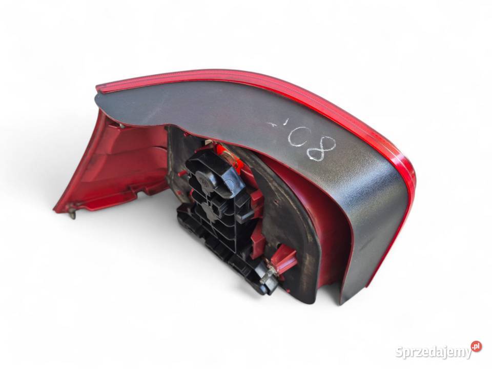 LAMPA TYŁ PRAWY TYLNA PRAWA VW GOLF IV 4 HB Lampy tylne świętokrzyskie