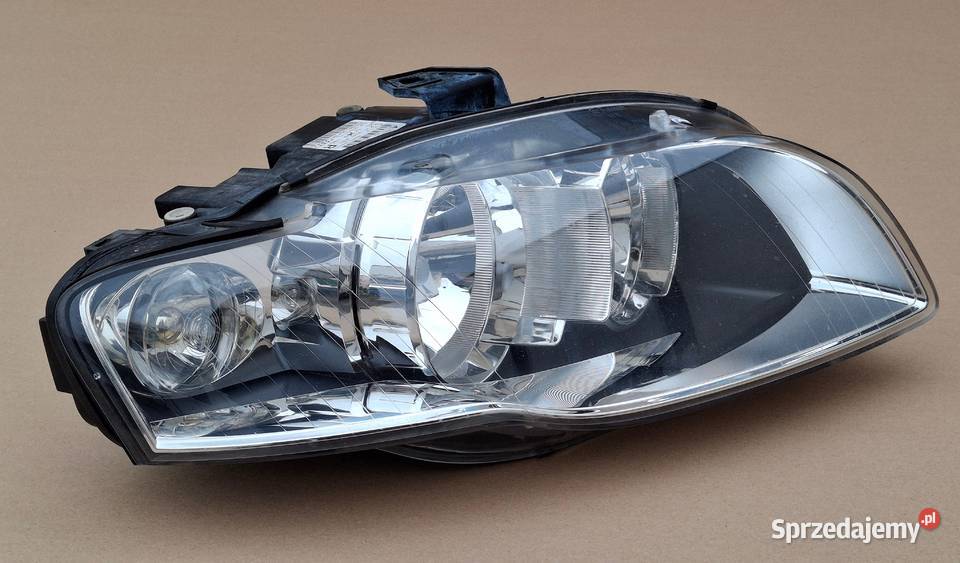 AUDI A4 B7 REFLEKTOR PRAWY LAMPA PRAWA osobowe Bieleń