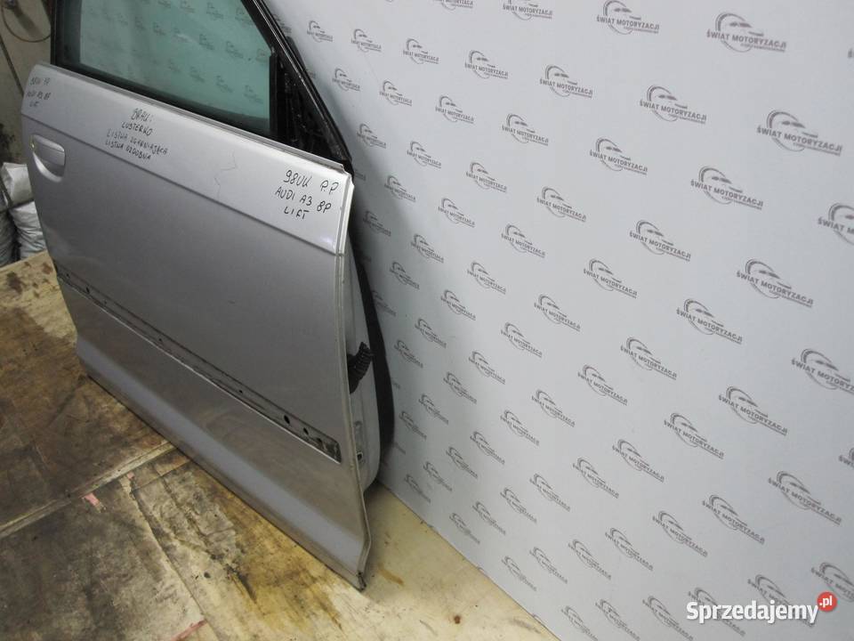 AUDI A3 8PA LIFT 09r drzwi prawe przód osobowe