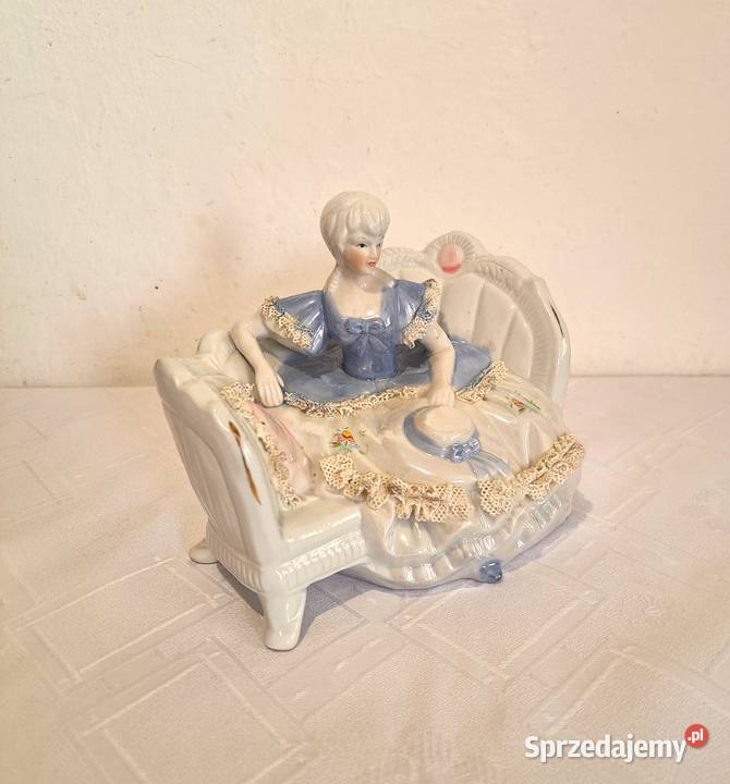 porcelanowa figurka dama z epoki wiktoriańskiej Warszawa