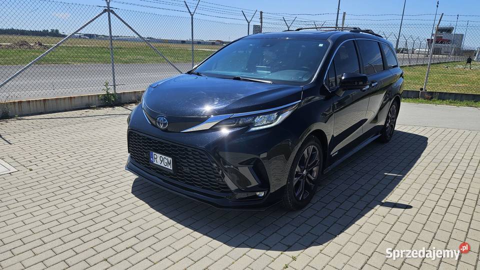 Toyota Sienna Toyota Sienna XSE BLACK 20"