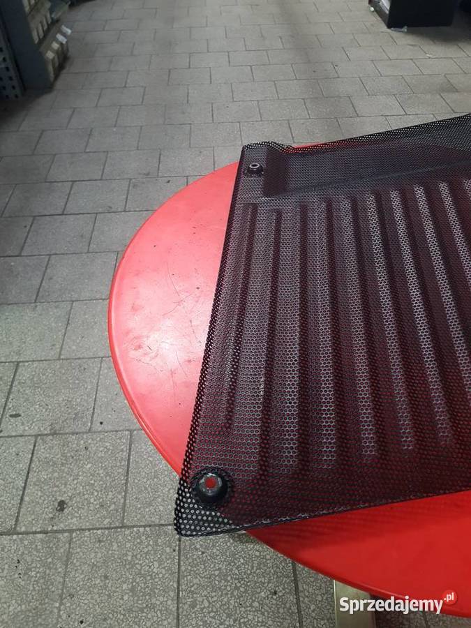 Siatka boczna prawa Ursus c385 83305010