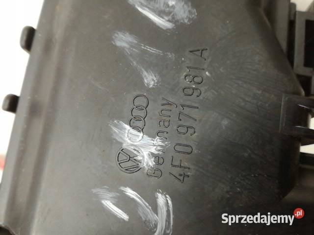 SKRZYNKA BEZPIECZNIKÓW 4F0971981A Audi A6 III C6 Rok produkcji 2006