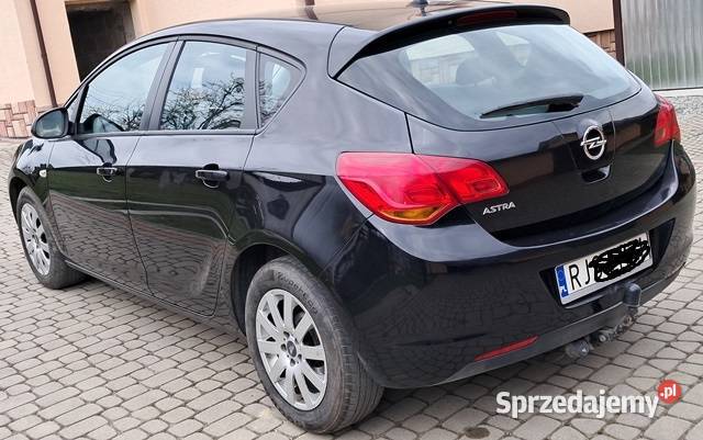 Opel Astra j 16 benzyna 2010 r Rok produkcji 2010