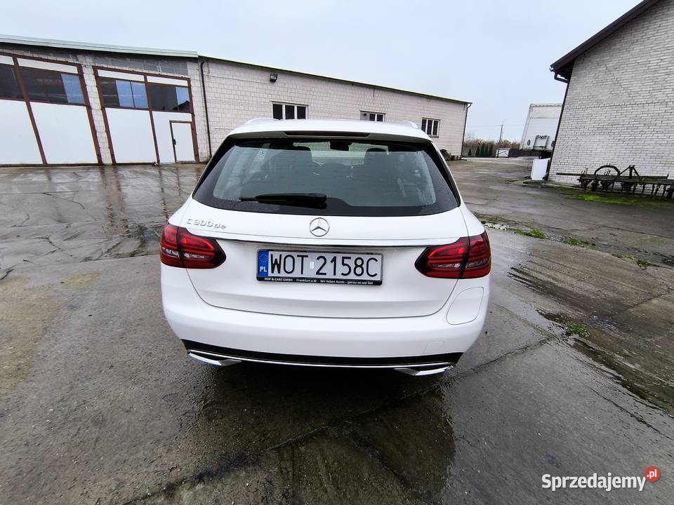 Mercedes CKlasa 300 de Sobienie-Jeziory