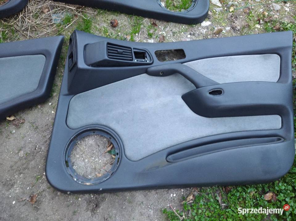 Boczki drzwi alfa 146 boxer Rok produkcji 1995 Poznań sprzedam