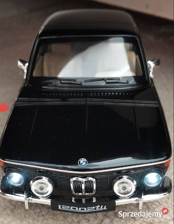 Nowy model BMW 2002 Tii w skali 118