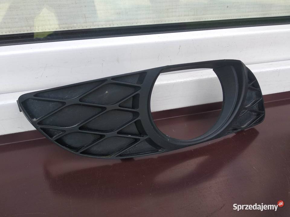 Toyota Yaris I 1 kratka zderzaka przedniego Sieradz sprzedam